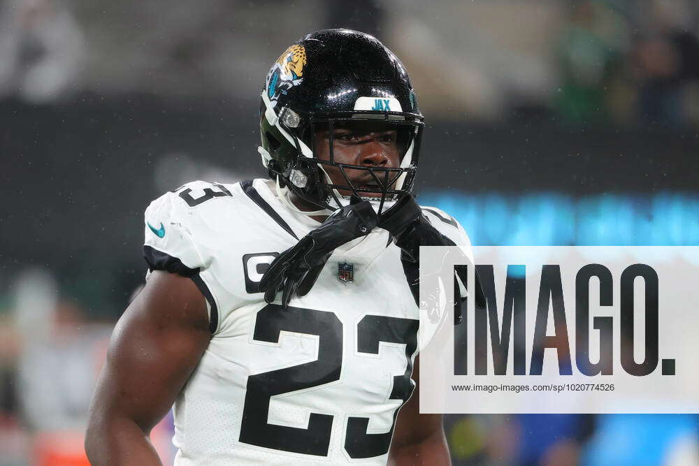 EAST RUTHERFORD, NJ - DECEMBER 22: Jacksonville Jaguars linebacker Foyesade  Oluokun (23) prior to th