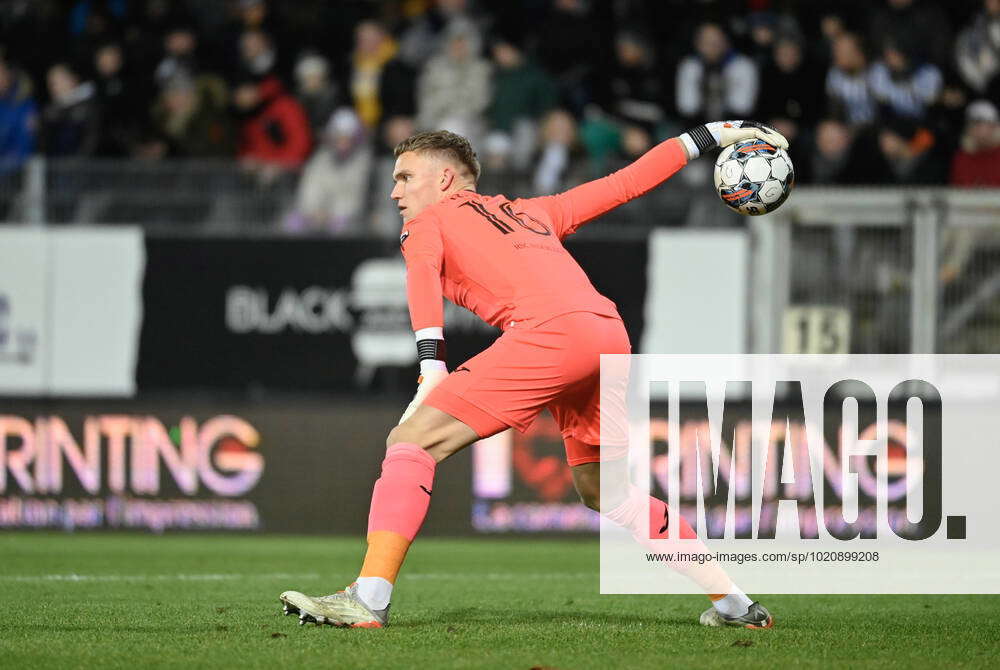 Anderlecht's goalkeeper Bart Verbruggen pictured during a soccer