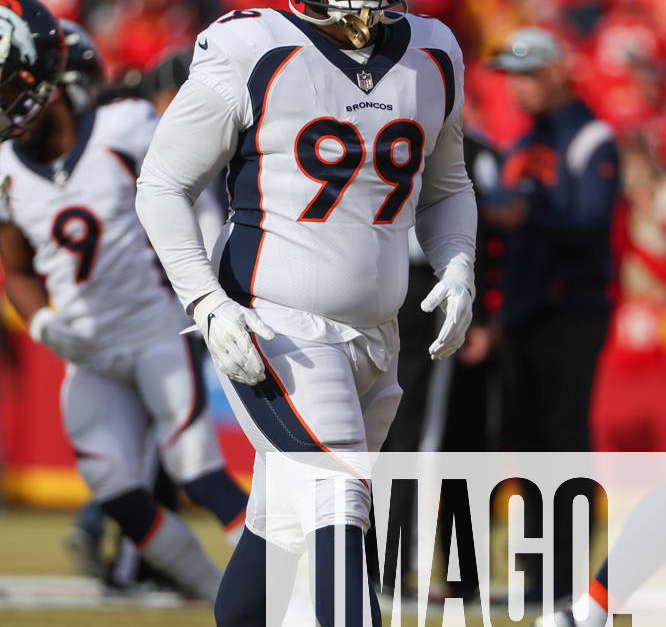 KANSAS CITY, MO - JANUARY 01: Denver Broncos defensive tackle DeShawn  Williams (99) before an AFC West game between the Denver Broncos and Kansas  City Chiefs on January 1, 2023 at GEHA