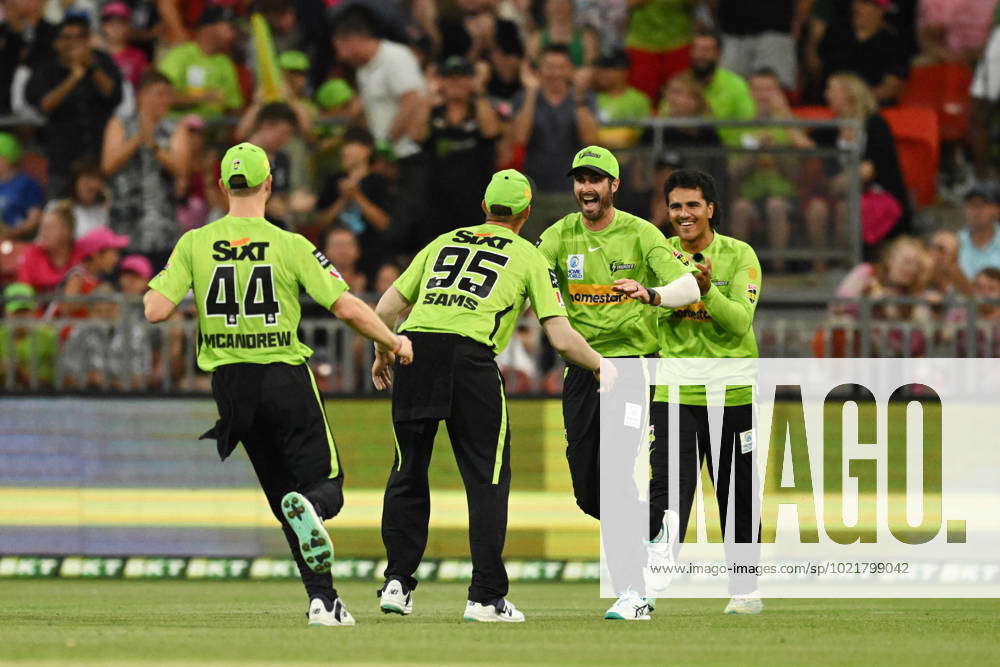 CRICKET BBL THUNDER SIXERS, Benning Cutting Of The Thunder Celebrates ...