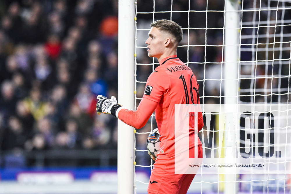 Anderlecht's goalkeeper Bart Verbruggen pictured during a soccer