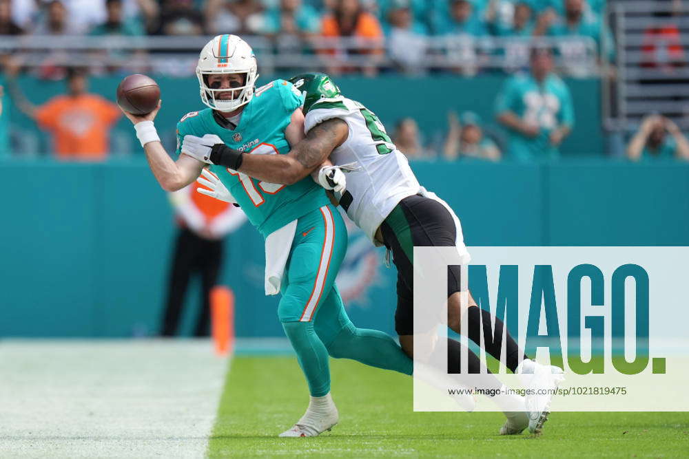 Miami. FL USA; Miami Dolphins quarterback Skylar Thompson (19