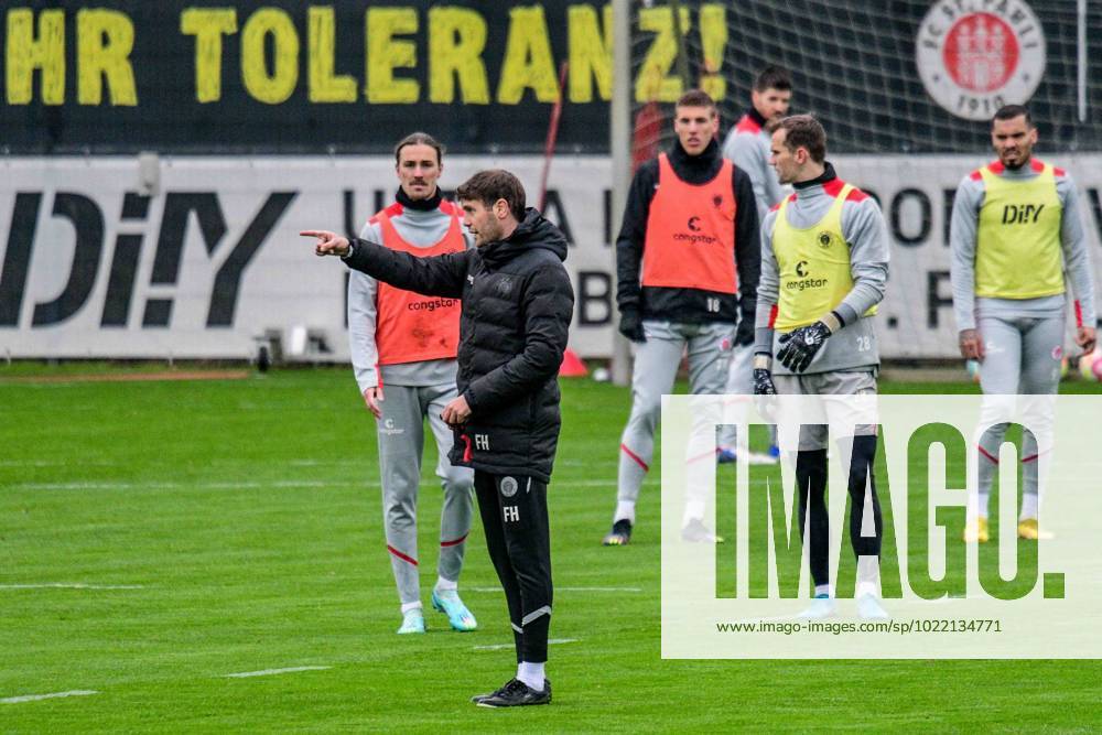 Trainer Fabian Huerzeler Pauli Fc St Pauli Deutschland Trainingsgelände An Der Kollaustrass 