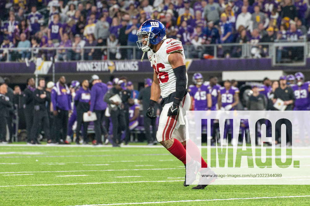 MINNEAPOLIS, MN - JANUARY 15: New York Giants running back Saquon Barkley  (26) runs with the ball during the NFL game between the New York Giants and  Minnesota Vikings on January 15th