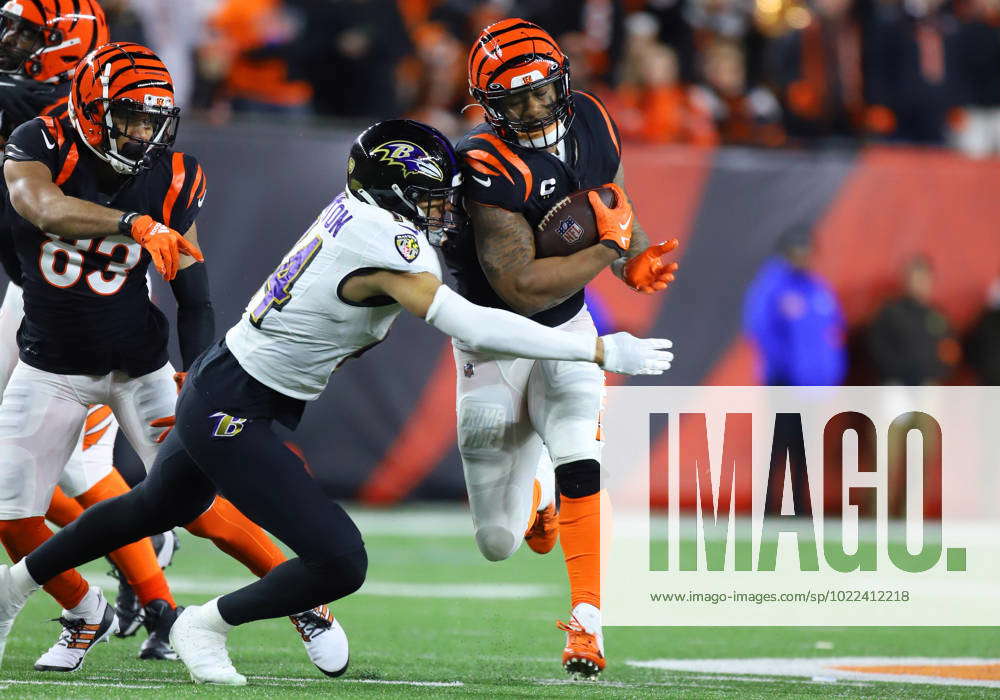 Cincinnati Bengals Rb Joe Mixon Tackled Editorial Stock Photo - Stock Image