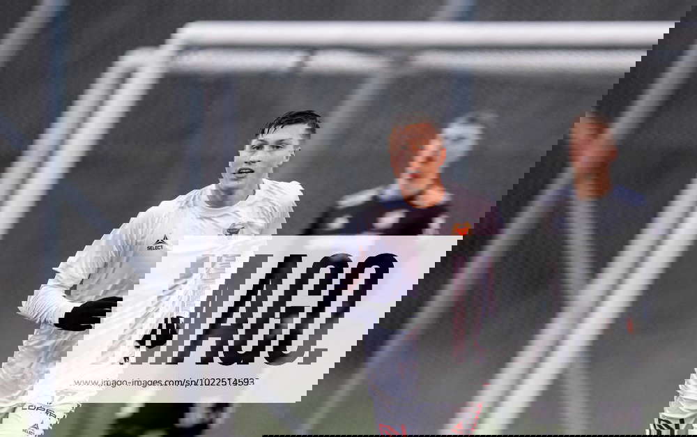 230118 Kalmars Kevin Jensen during soccer in the training match between