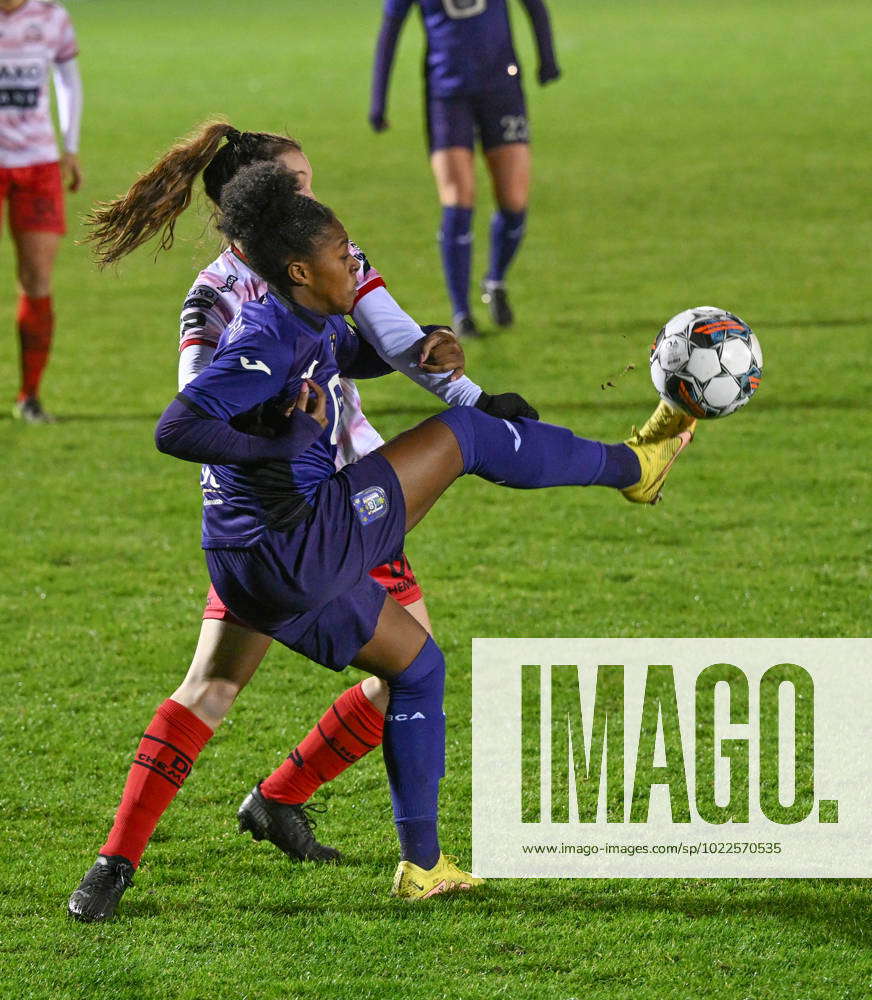 RSC ANDERLECHT VS ZULTE-WAREGEM Heike Maelfait (2) Of Zulte-Waregem ...