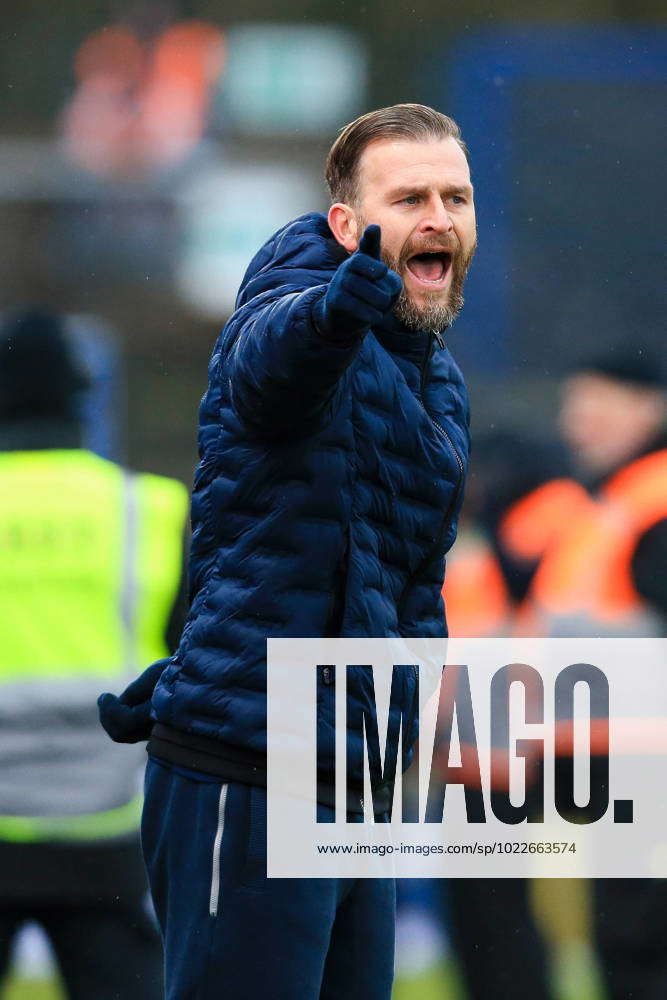 Berlin , 220123 , Fussball Regionalliga , Hertha BSC II gegen FC CarlZeiss Jena im Bild Trainer Re