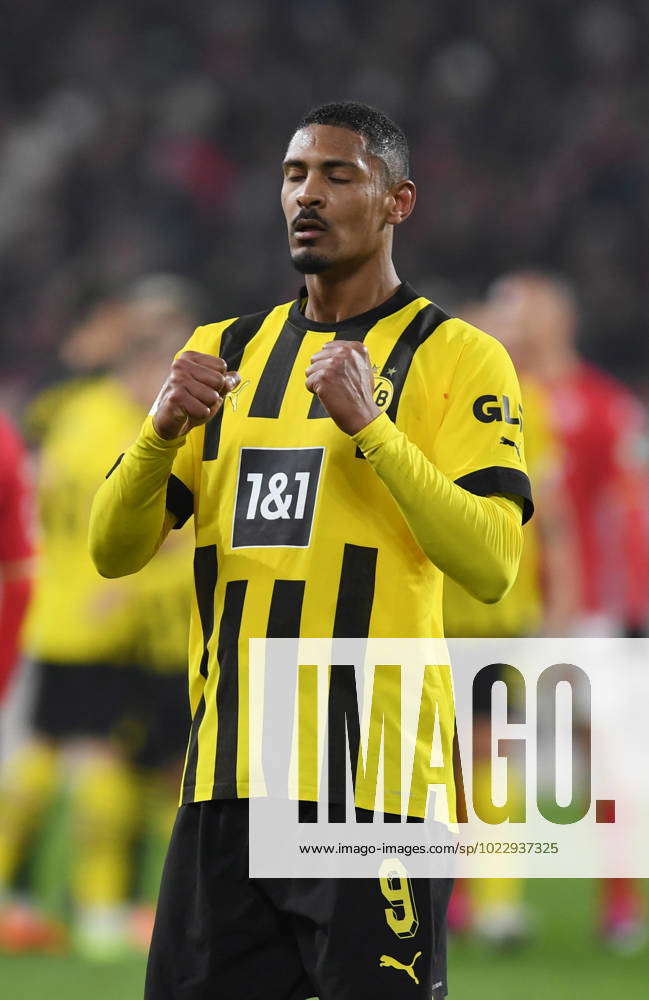 Sebastien Haller Takes Photos During The Bundesliga Soccer Match Mainz ...