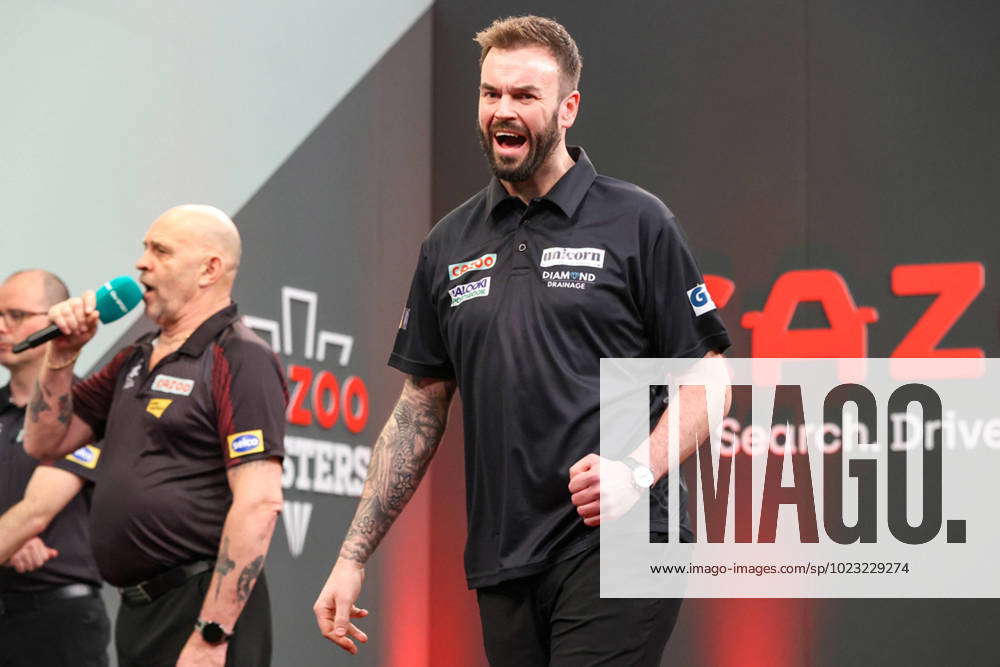 Darts Cazoo Masters 2023 Ross Smith hits a double and celebrates during ...