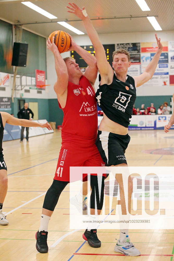28.01.2023, xovx, Basketball Regionalliga Südwest, Lich Basketball - vamos! TSG Söflingen v.l. Joh
