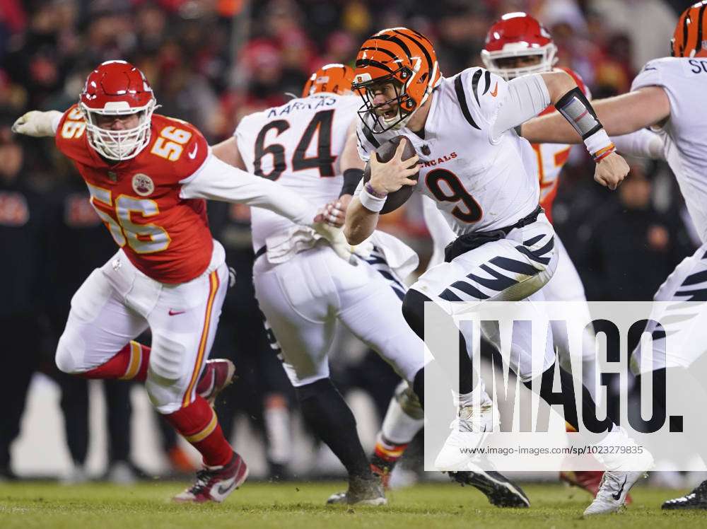 Cincinnati Bengals quarterback Joe Burrow escapes out of the pocket against  Kansas City Chiefs