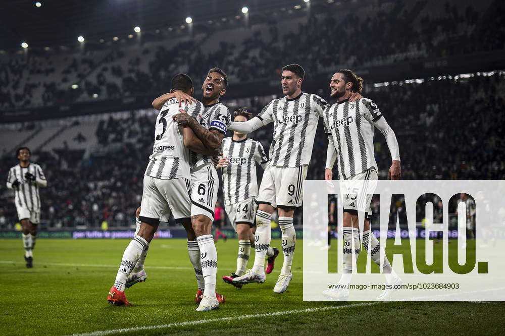 Juventus Fc V Ss Lazio Coppa Italia Gleison Bremer Of Juventus Fc Celebrates With Danilo Luiz Da 4342