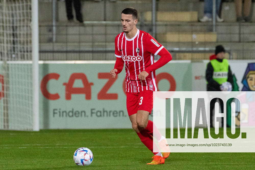 Andi Hoti SC Freiburg II, 03 on the ball GER, SC Freiburg II SpVgg ...