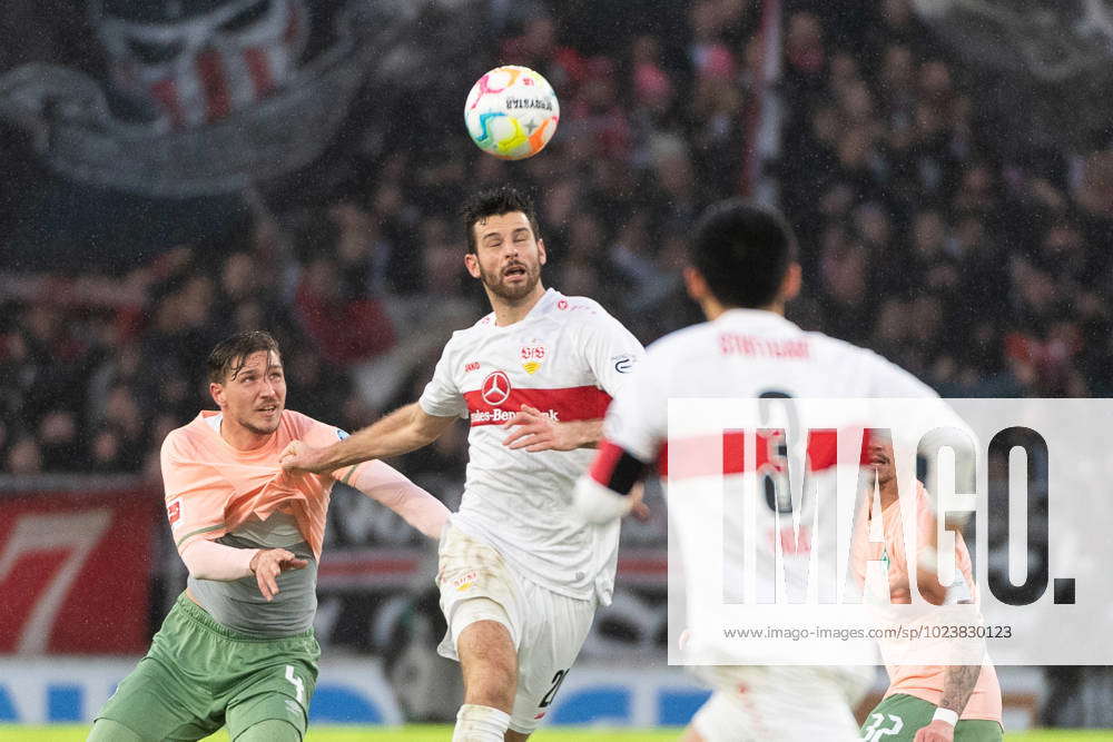 V Li In Duel Niklas Stark SV Werder Bremen, 04 Luca Pfeiffer VfB ...