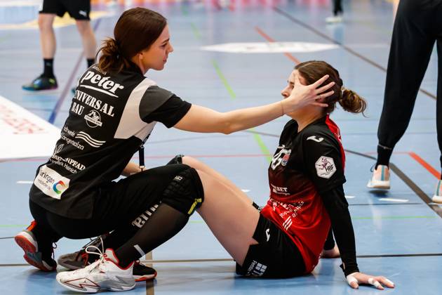 Jennifer Rode from left Maria Galic Thueringer HC, Physio, Jennifer Rode Thueringer ...