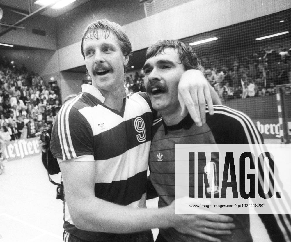 Cup Final VFL Gummersbach TUSEM Essen Final Cheers Erhard Wunderlich and Andreas Thiel Gummersbach