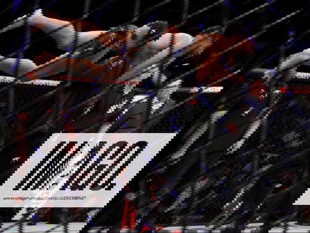 MMA UFC 284 Rodriguez vs Emmett Feb 12, 2023; Perth, WA, AUSTRALIA; Yair Rodriguez (red gloves MMA UFC 284 Rodriguez vs Emmett Feb 12, 2023; Perth, WA, AUSTRALIA; Yair Rodriguez (red gloves