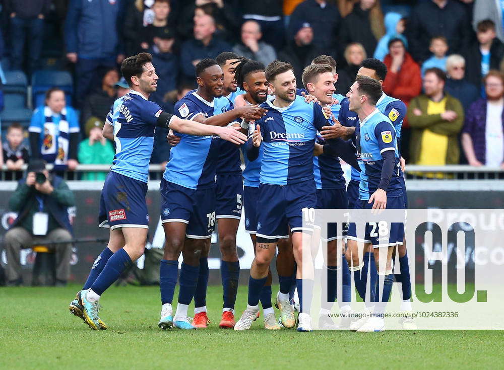 Wycombe Wanderers V Bolton Wanderers Sky Bet League 1 Lewis Wing Of ...