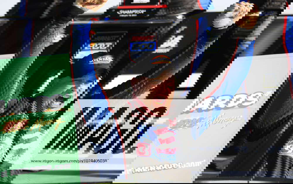 DAYTONA, FL FEBRUARY 18 Greg Van Alst ( 35 Vern s ConcreteCBFab