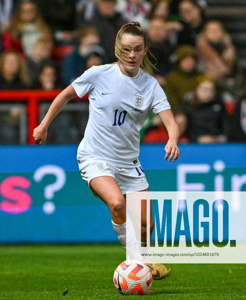 ENGLAND SOCCER WOMEN ENGLAND VS BELGIUM Ella Toone (10) of England ...