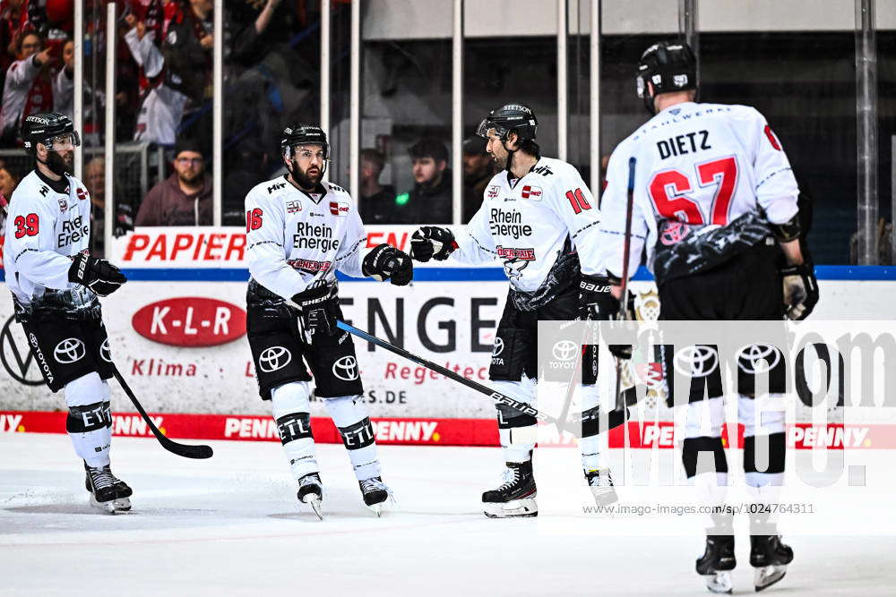 Goal cheer, cheer, joy Jon Matsumoto Kölner Haie, 10 Jason Bast Kölner