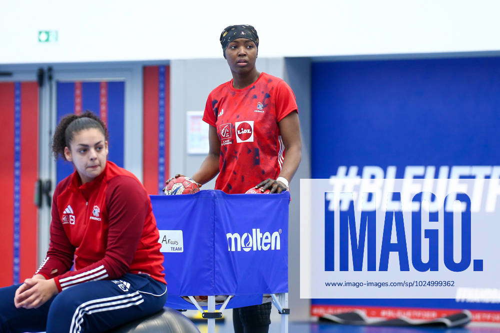 Adja Ouattara (France) HANDBALL : Entrainement Equipe De France ...