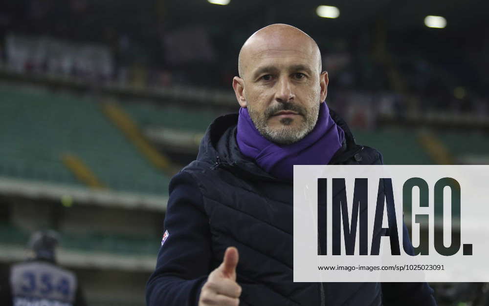 Vincenzo Italiano Head coach of ACF Fiorentina during Hellas Verona vs ...