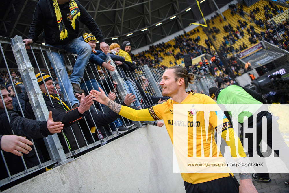 Dresdens Manuel Schaeffler Schaeffler after the final whistle with the ...