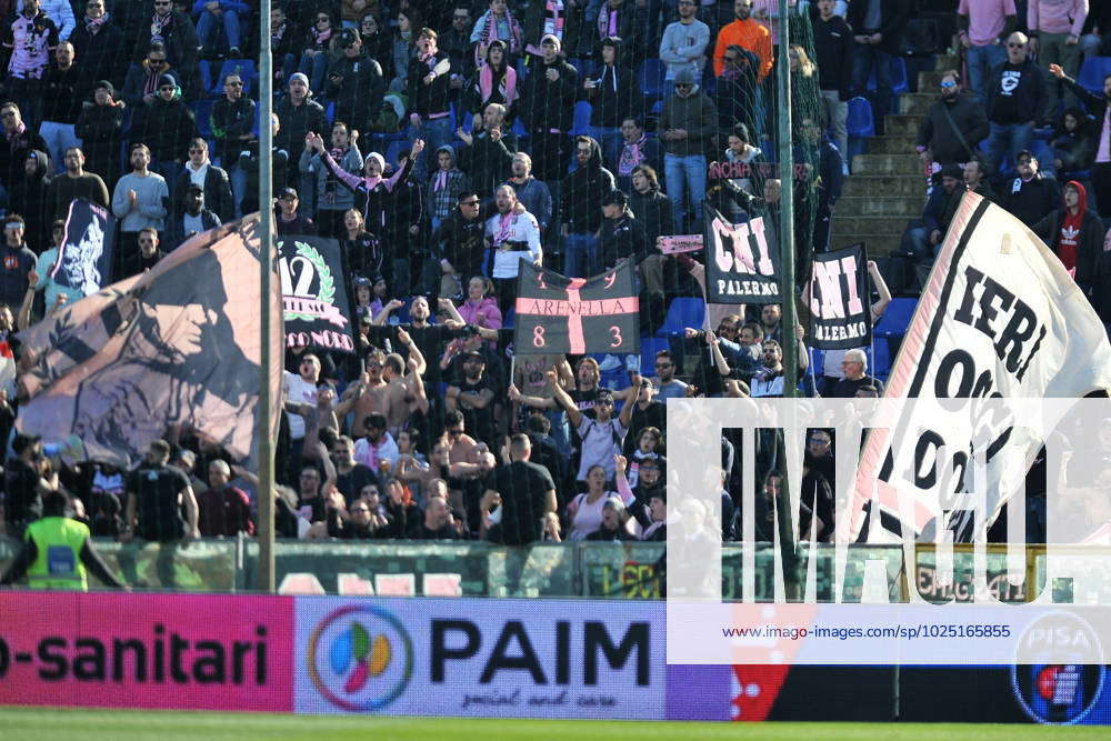 Fans Palermo during AC Pisa vs Palermo FC, Italian soccer Serie B match in  Pisa, Italy