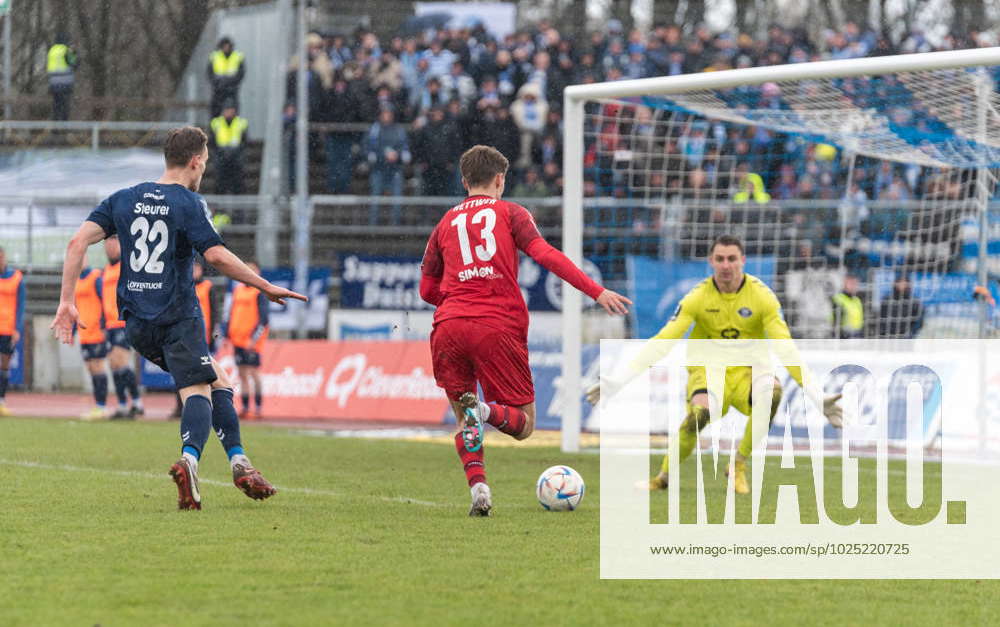 Oliver Steurer VfB Oldenburg, 32 , Julian Hettwer MSV Duisburg, 13 ...