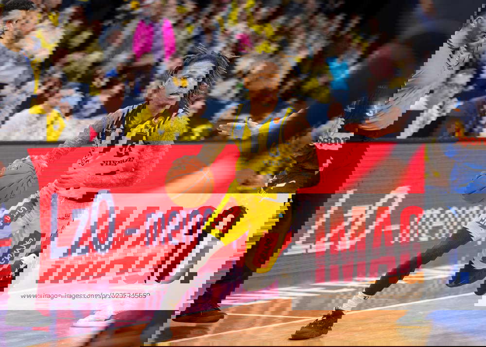 Oldenburg, Lower Saxony, DEU, 05 03 2023, DeWayne Russell EWE Baskets