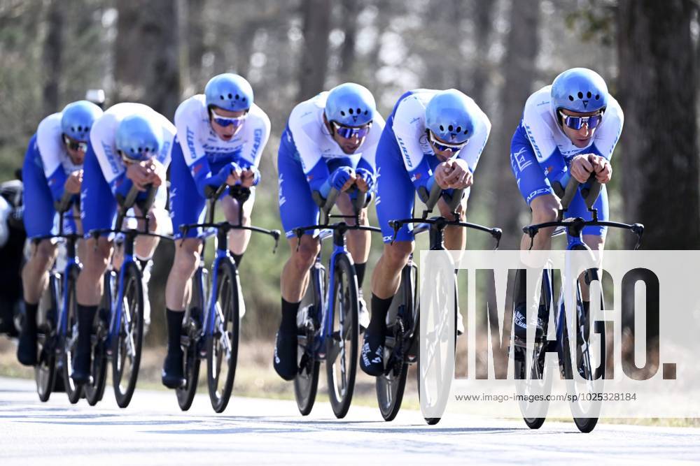 DAMPIERREENBURLY, FRANCE MARCH 07 Team Jayco AlUla during stage 3