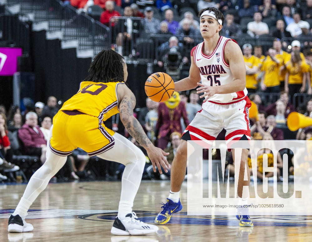 March 10 2023 Las Vegas, NV, U.S.A. Arizona Wildcats guard Kerr Kriisa ...