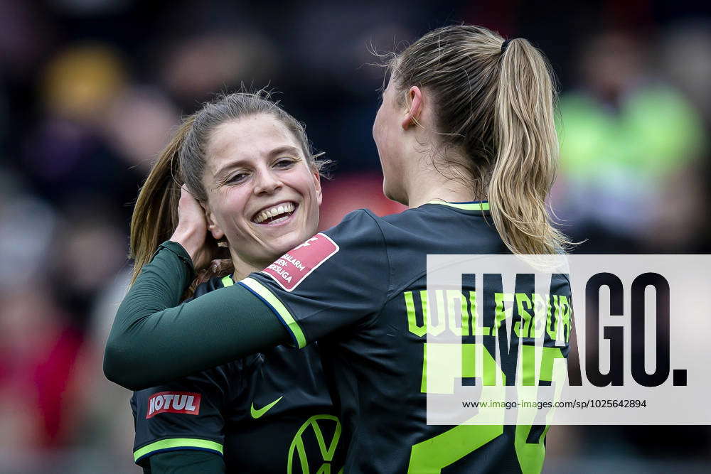 1. Frauen-Bundesliga; Bayer 04 Leverkusen vs. VfL Wolfsburg, 12.03.2023 ...