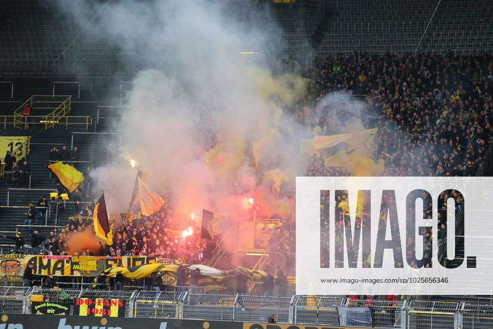 Borussia Dortmund U23 Ultras Ignite Pyro Ultras Of The Amateurs Support ...