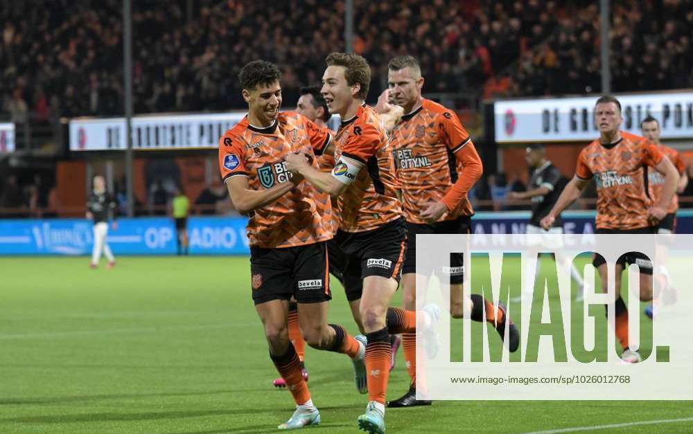 VOLENDAM - Carel Eiting of FC Volendam celebrates the 1-0 with his ...