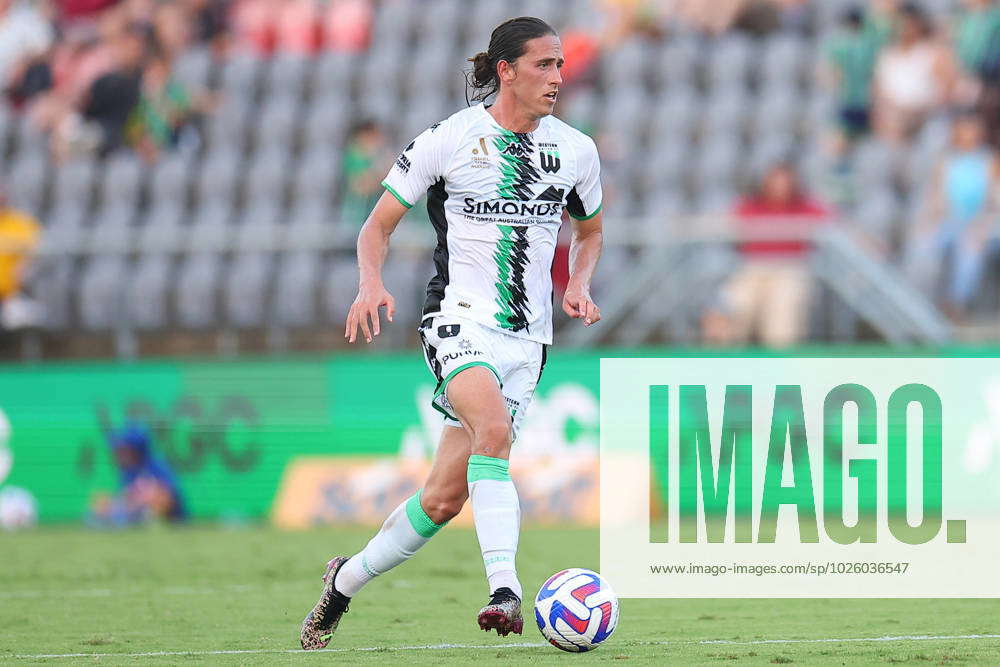 ALEAGUE ROAR WESTERN UNITED, Lachlan Wales of Western United dribbles ...