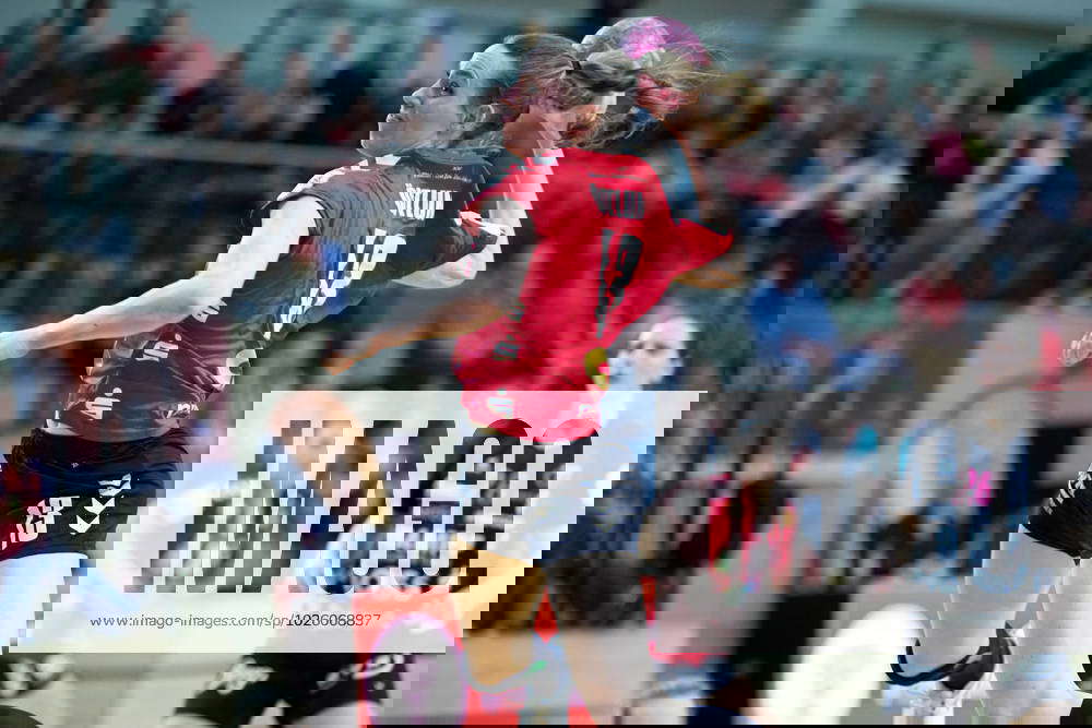 Madeleine Oestlund Halle, 13 , SV Union Halle Neustadt vs TuS Metzingen