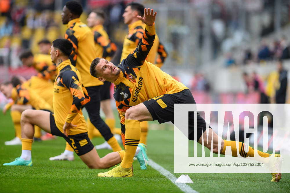 Dresdens Stefan Kutschke At The Warm Up SG Dynamo Dresden Rot Weiss ...