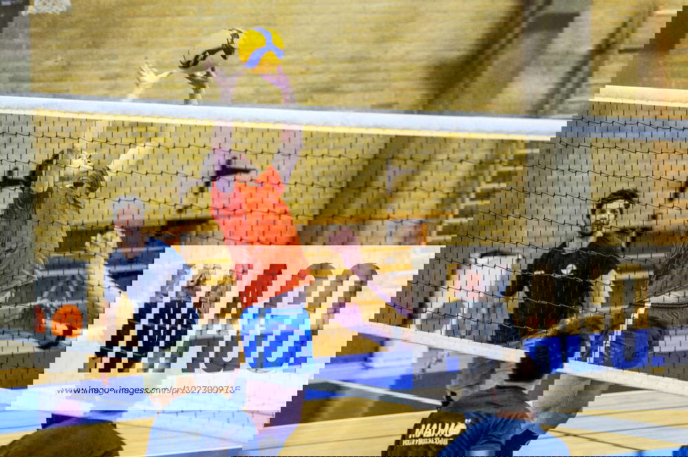 230413 Malmö Volleyball Club trains in Heleneholms Sporthall before