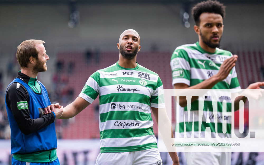 230415 Västeras Sks Jabir Abdihakim Ali Jublar Efter Fotbollsmatchen I 