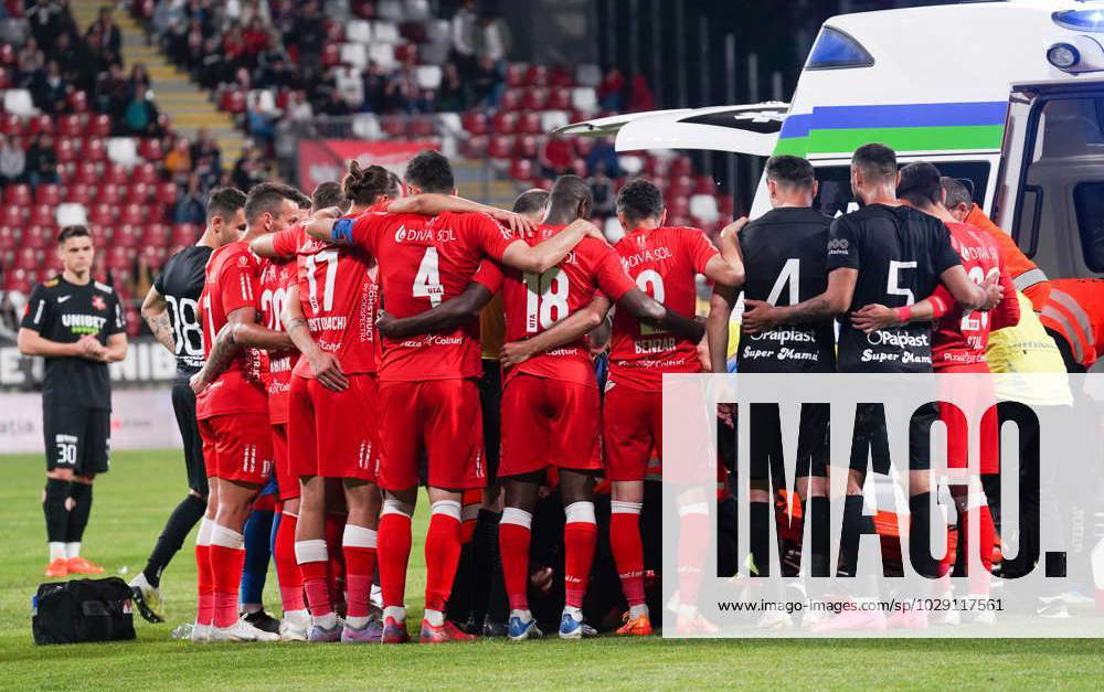 The Romania Liga I Relegation Group match between UTA Arad and FC  Hermannstadt UTA Arad pose