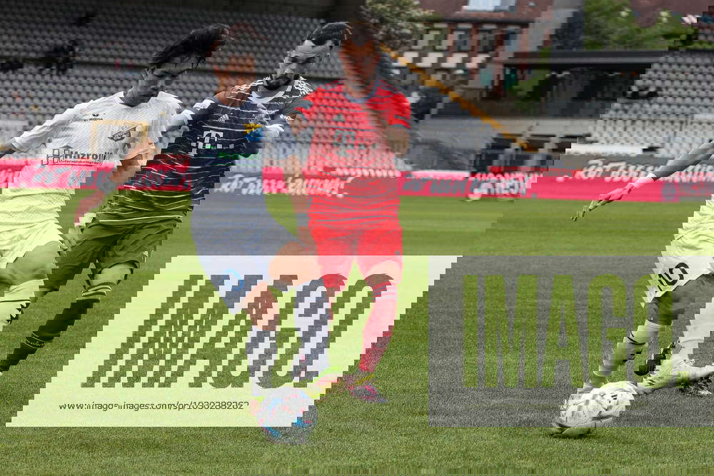 Regionalliga Bayern FC Bayern Muenchen II FC Pipinsried 24 05 2023 Ryosuke KIKUCHI Pipi 10 in duel