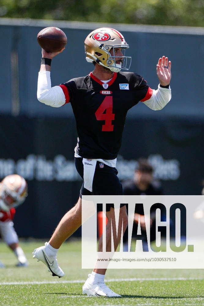 San Francisco 49ers' Brandon Allen passes during the NFL team's football  training camp in Santa Clara, Calif., Thursday, July 27, 2023. (AP  Photo/Jeff Chiu Stock Photo - Alamy