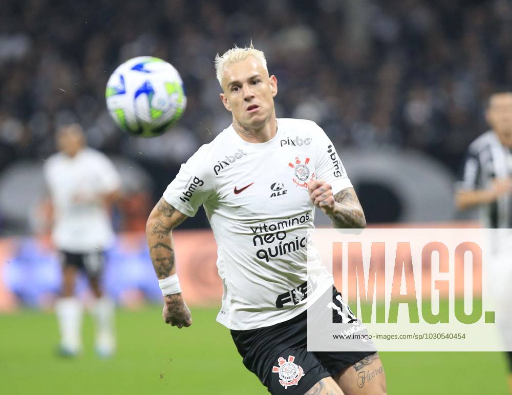 Roger Guedes during a match between Corinthians and Atletico Mineiro at ...