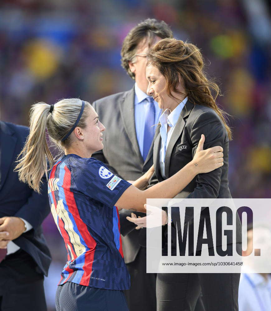 Award ceremony, Nadine KESSLER r UEFA, Head of Womens Football hugs Alexia  PUTELLAS Barca Womens