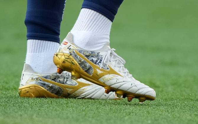 The personalised Mizuno football boots of Sergio Ramos of