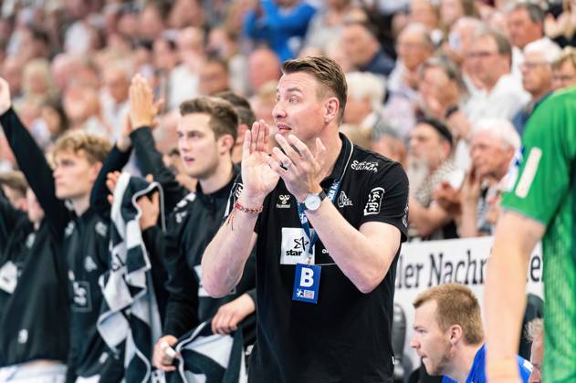 Filip Jicha THW Kiel, Coach THW Kiel vs HSG Wetzlar, Handball ...