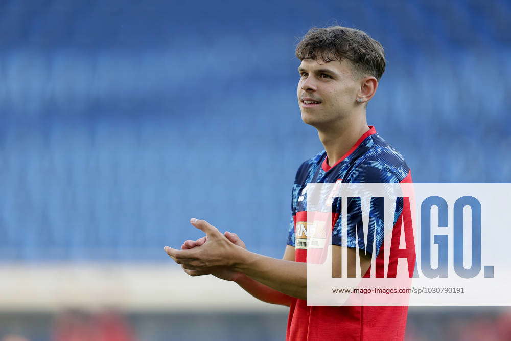 Leon Elshan Luxembourg 11 applauded, portrait football, season 2022 ...